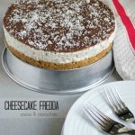 Cheesecake al cocco e cioccolato senza cottura